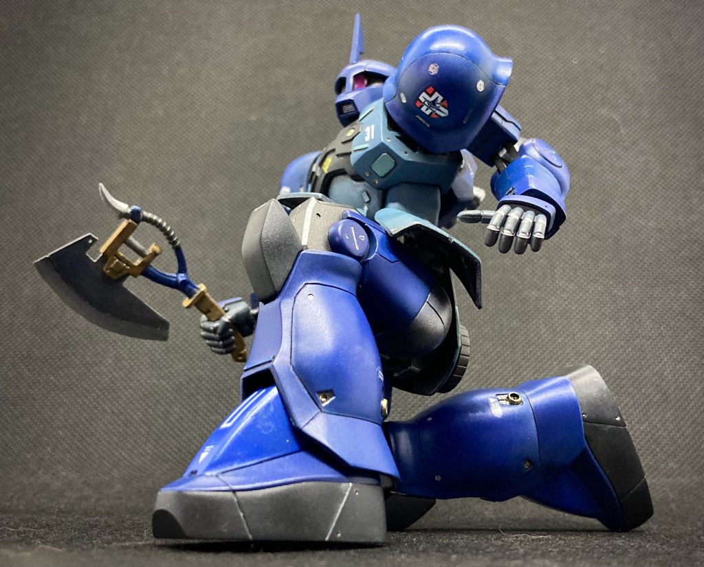 太ももの延長と腰可動の改修で膝立ちもこの通り。