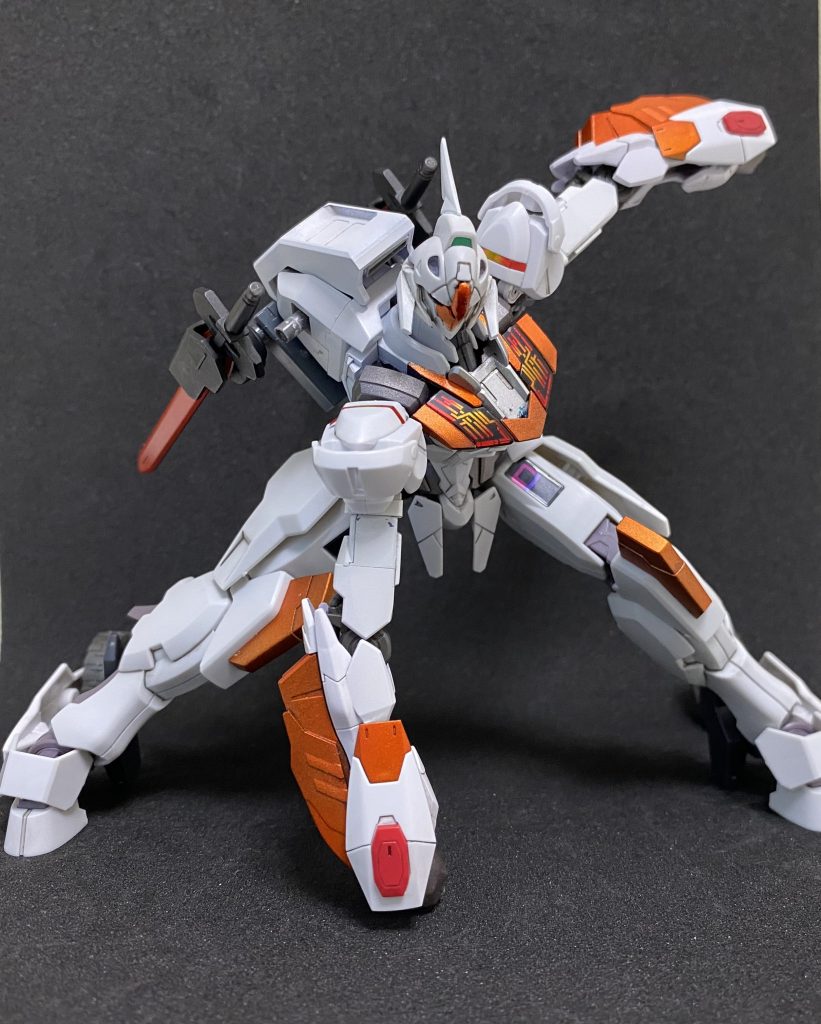 脚部のタイヤを下ろす事で高速移動が出来ます。