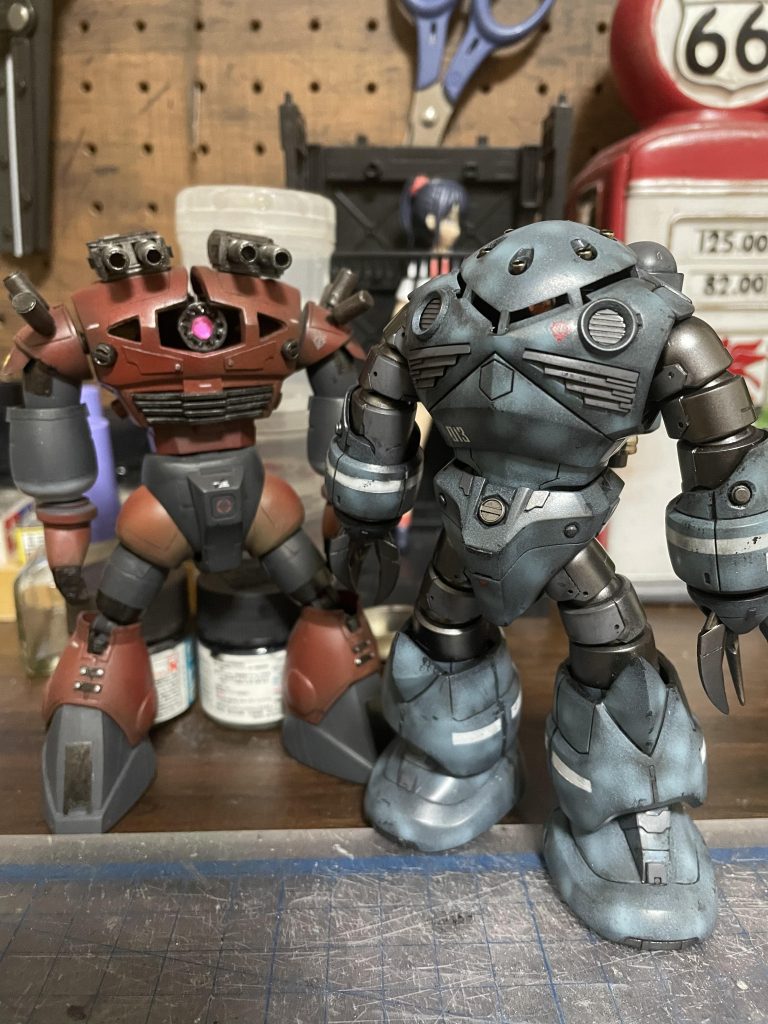 以前作った従兄弟の旧キットゾゴックと一緒に