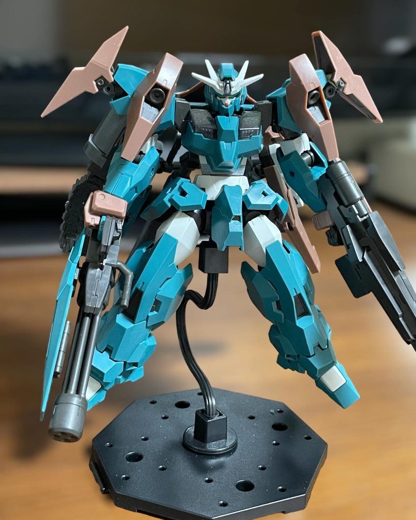 塗装前だとどこが追加パーツなのか分かりやすいですね。