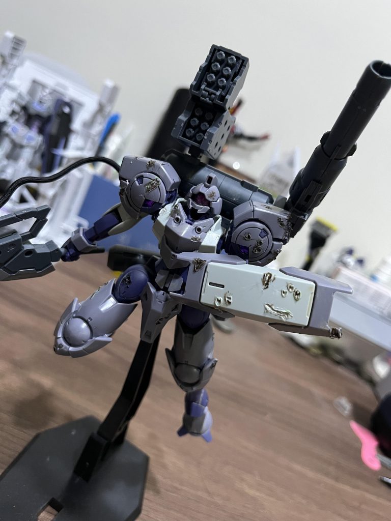 30MMのオプションパーツを用いた重武装化。基本そのまま使ってるだけですがカスタマイズ性が高いので様になってます