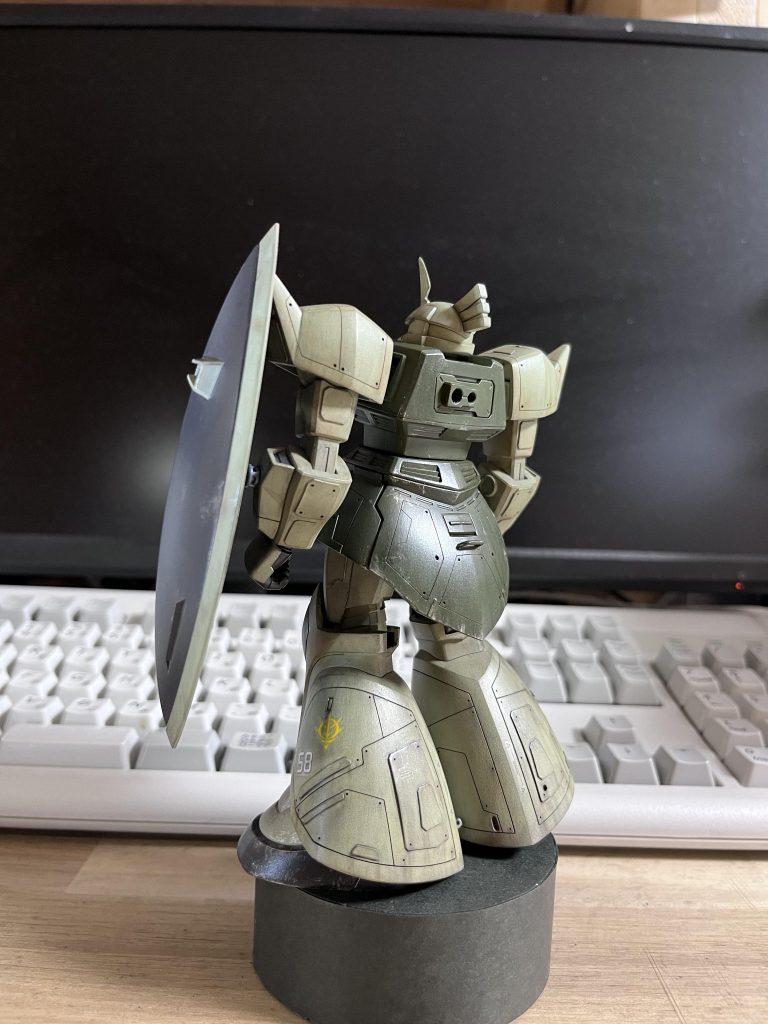 一回汚しまでし終えた後、また塗り直してから汚しました。そこに何の意味もないんですけどね😅