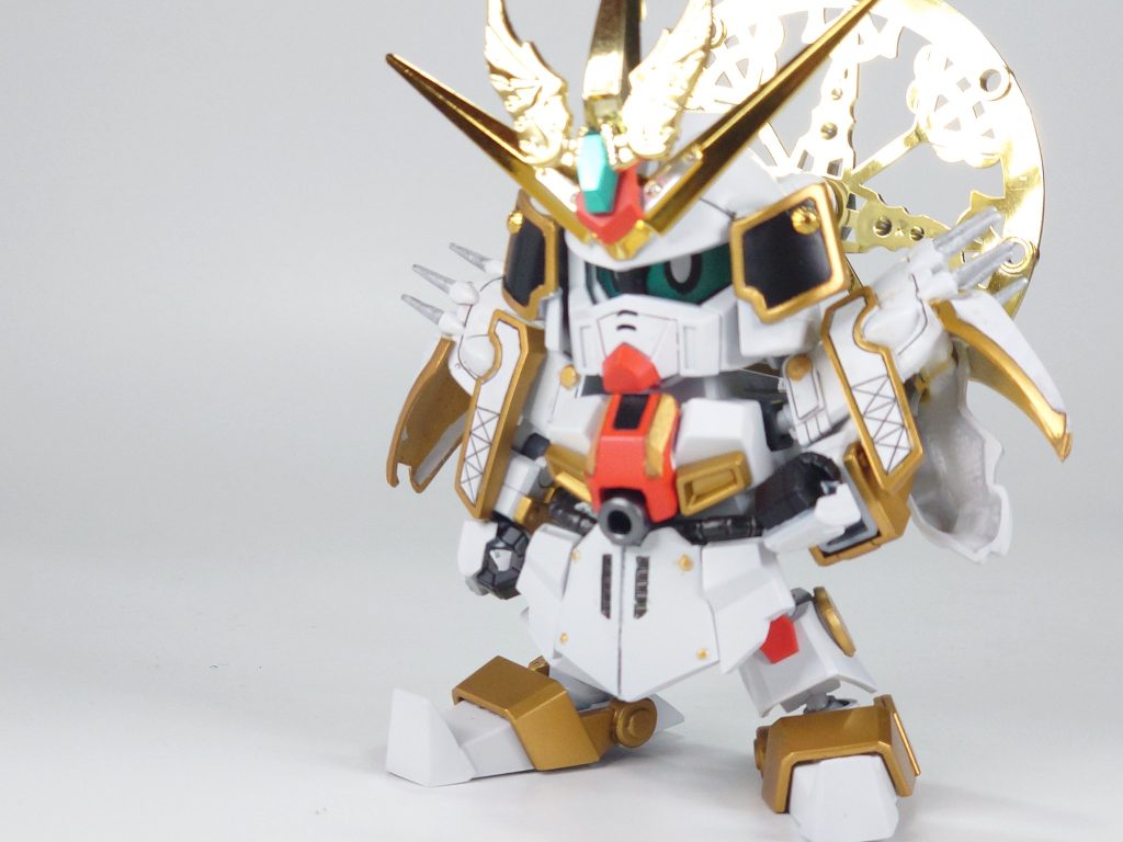 「今こそ私は大将軍となろう」鎧のデザインもあって腕の可動はそんなでもないですね