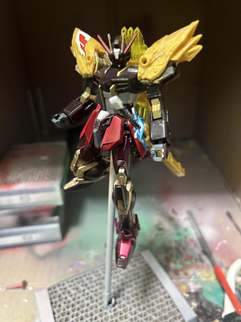 というわけで削ったら取り付けてみましたある程度不自然差が出ないよう改造は最小限の方にしました。