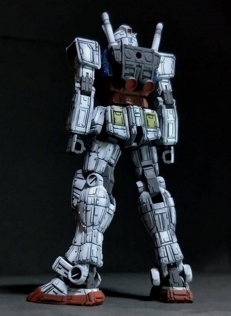 今回このキットの一番の残念なバックパック廻りだけ少し加工しました💦💦