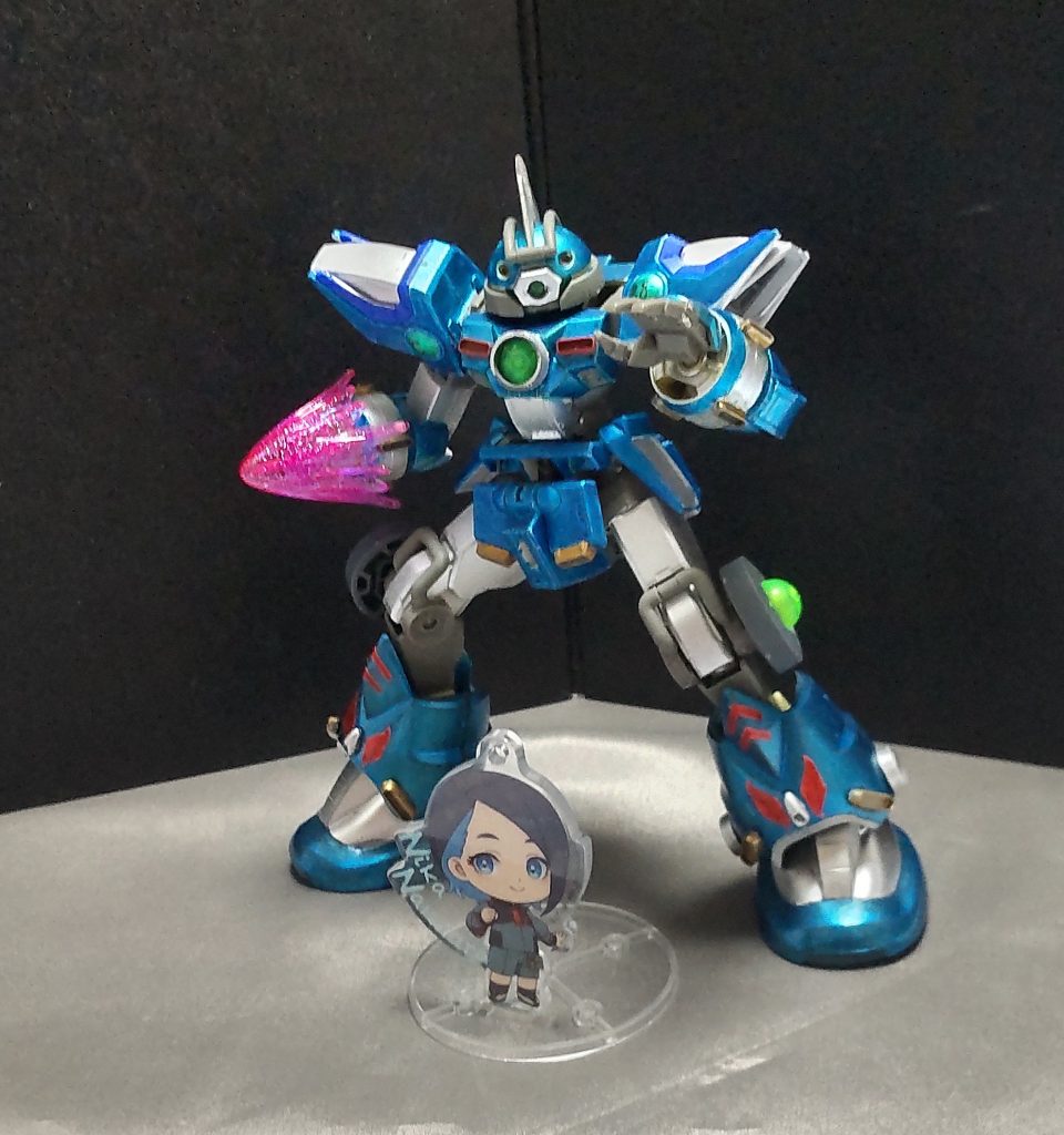 FX型独自の機能として、エネルギーを拳に収束させる「超電動」システムを使うと、MSを一撃で粉砕出来るらしい。