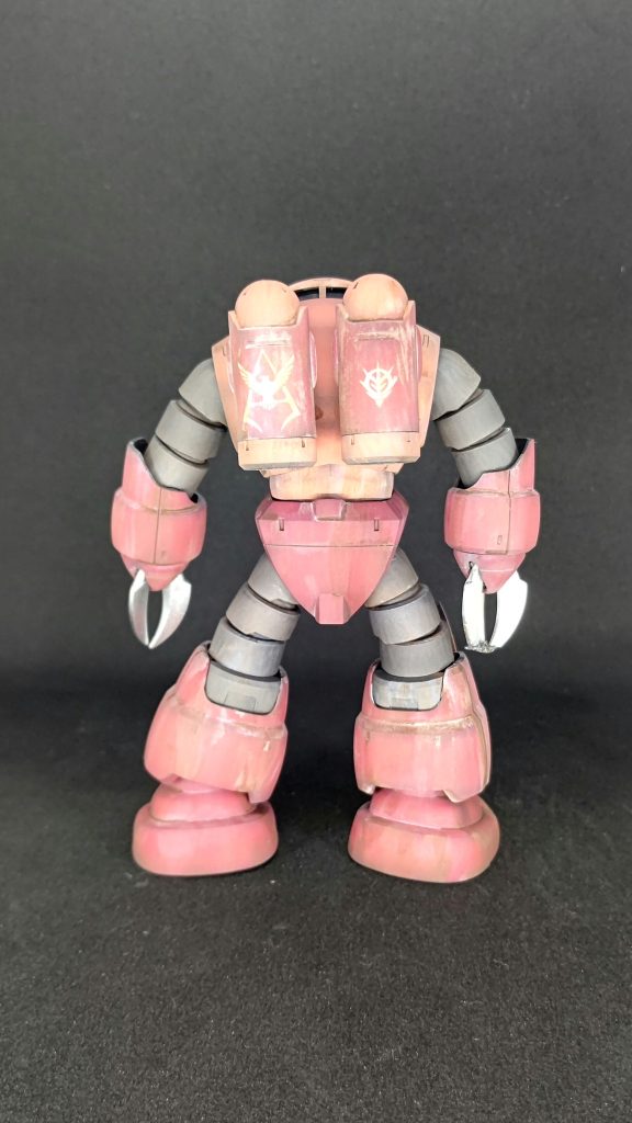 ジオンのエンブレムもう少し大きいのでも良かったかも。自己主張激しいシャアになってしまったww