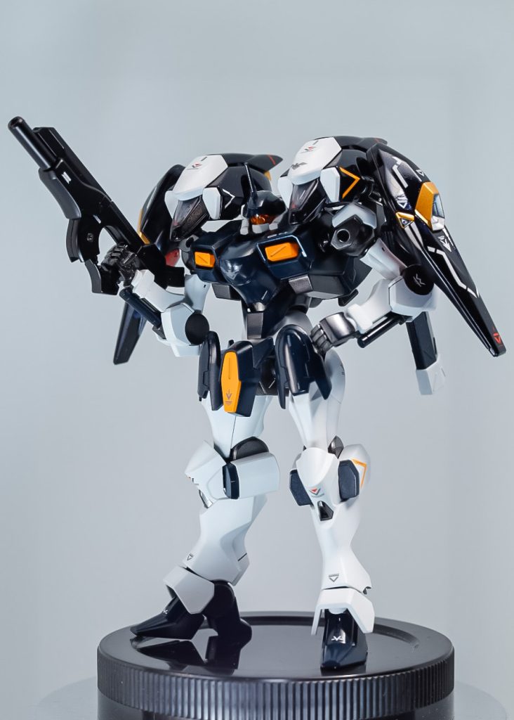 しかし見事に様変わりしますね！頭部アンテナのせいもありますが見事に隊長機感出てます！