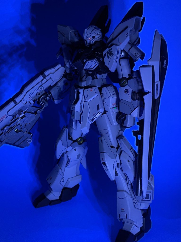 今回も要所に蛍光塗料を使用しているため、ブラックライトできっちり光ります