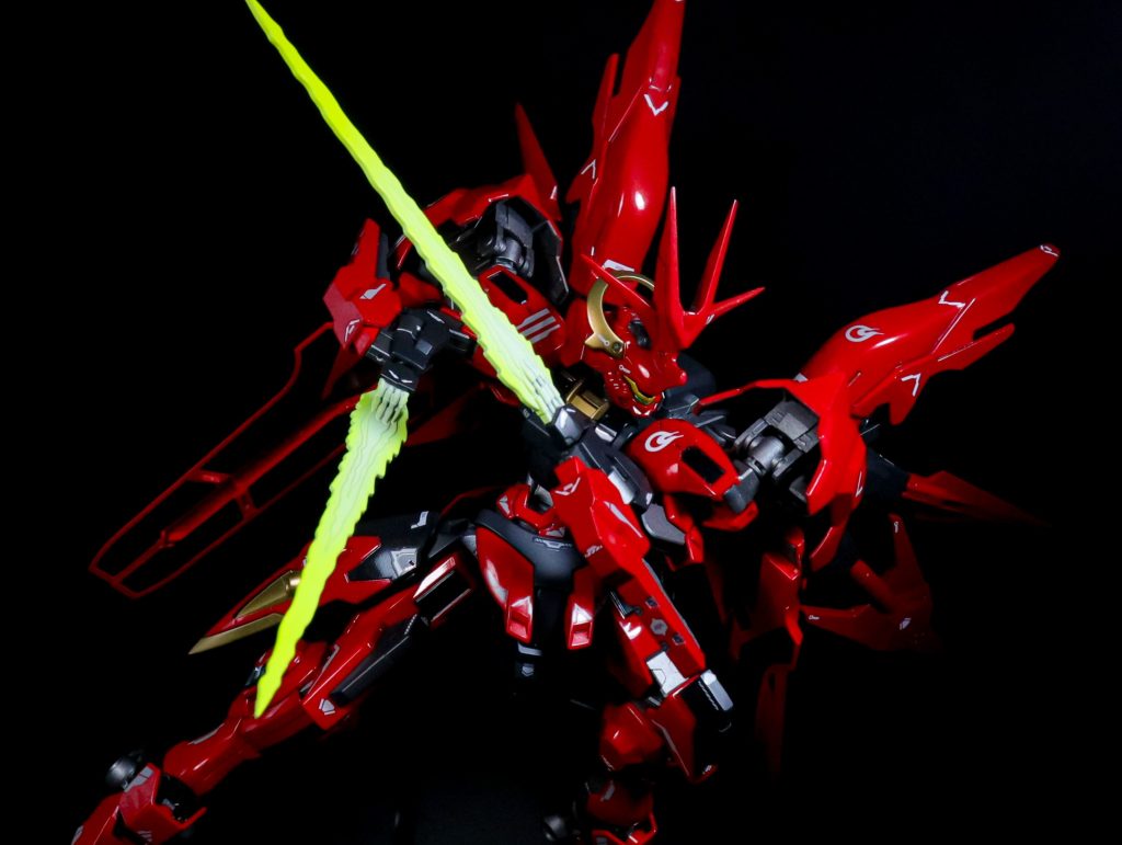 ビームブレイドマニュピレータから発振される高出力ビームブレイド。