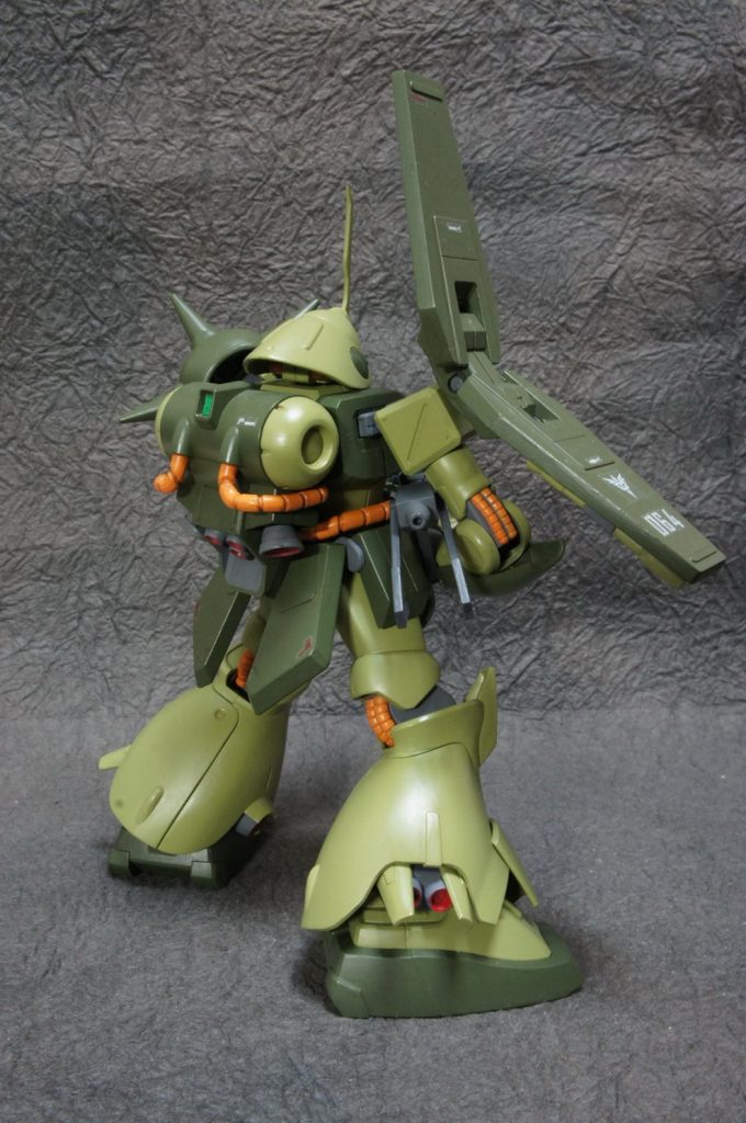 あれ？よく見るとスミイレもろくにしてないな、これ。塗りなおし案件や！