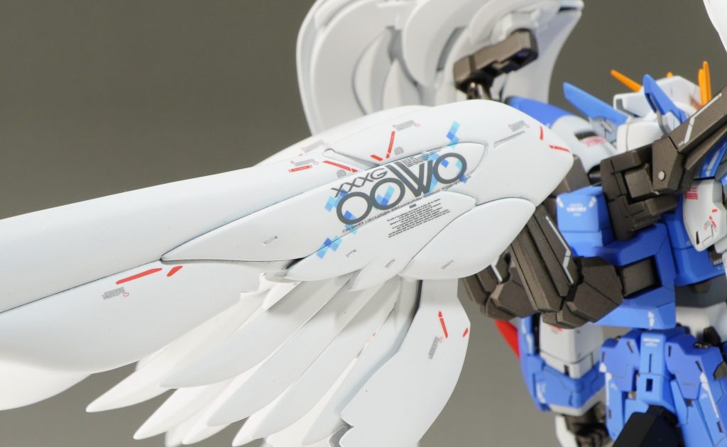 大判のデカールはGHLの付録とピクセル迷彩デカールとの合せ技です