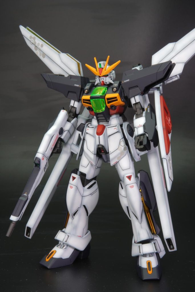 合わせ目消し、一部モールド追加、細かい塗り分け等をして、情報量を上げています。