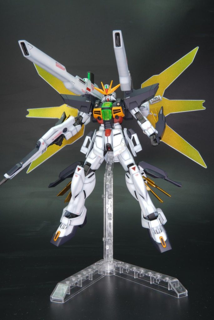 リフレクターは、ゴールドを下地にクリアイエロー、クリアイエローグリーンで、グラデ塗装にしています。