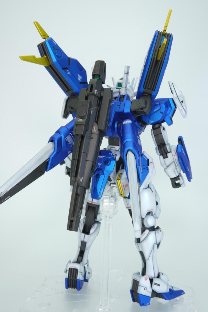 エスカッシャン接続部分、ブースターのウイング部分クリアランス処理をした方がパーツ擦れによる剥げを予防できます。