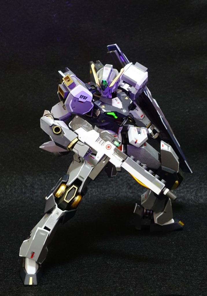 13. アムロのニュータイプ能力と相まって基本テストにおけるサイコミュドローン、もといアドバンスド・ダミーバルーン“ヴォルヴァ”は上々の機動や性能を示した。