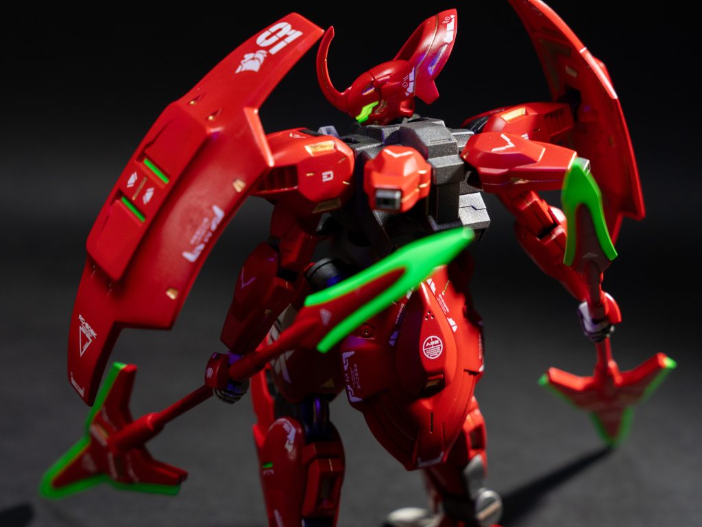 今回、もう一つ発見だったのは、「後ろ姿カッコいいじゃない...」 でした。ふと思いついて試したアングルですがばっちり決まっています。