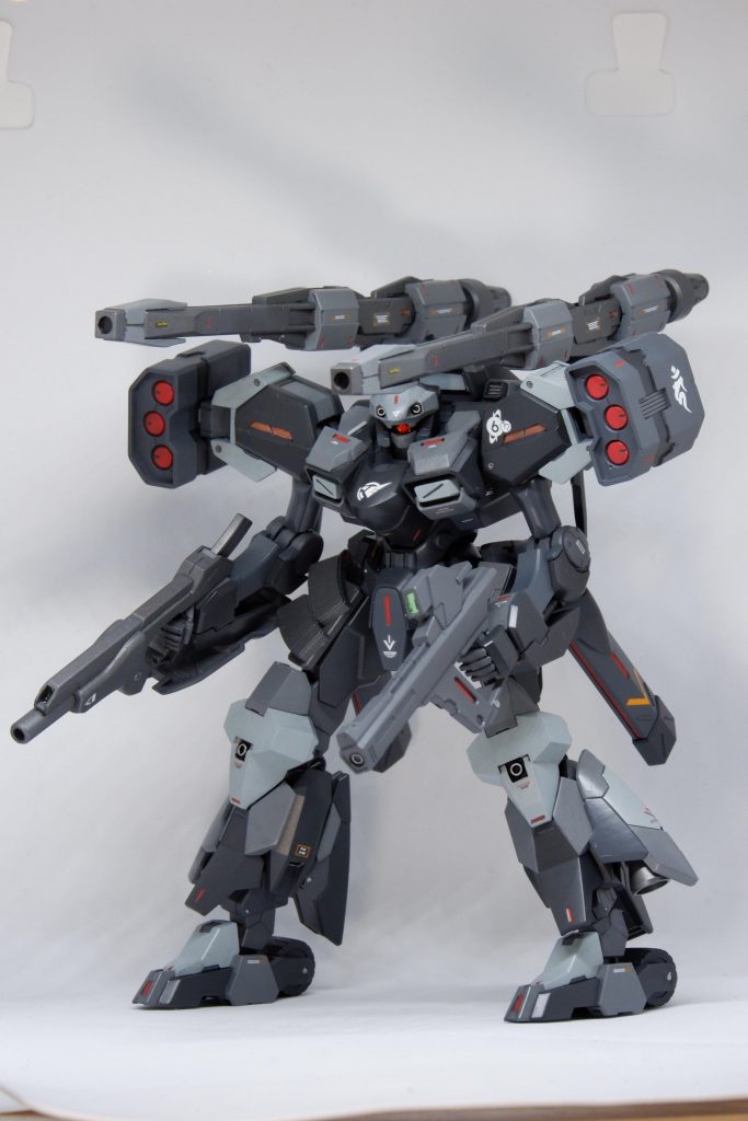 ジャンクで余ってたフラウロスのキャノンやビルダーズパーツのミサイルをつけてソレっぽく