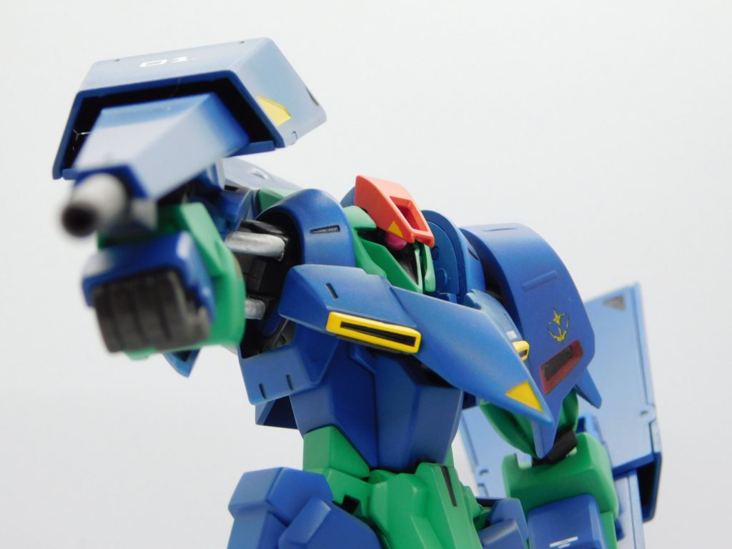 左肩の連邦のデカールは腐敗した連邦のイメージで貼りました。