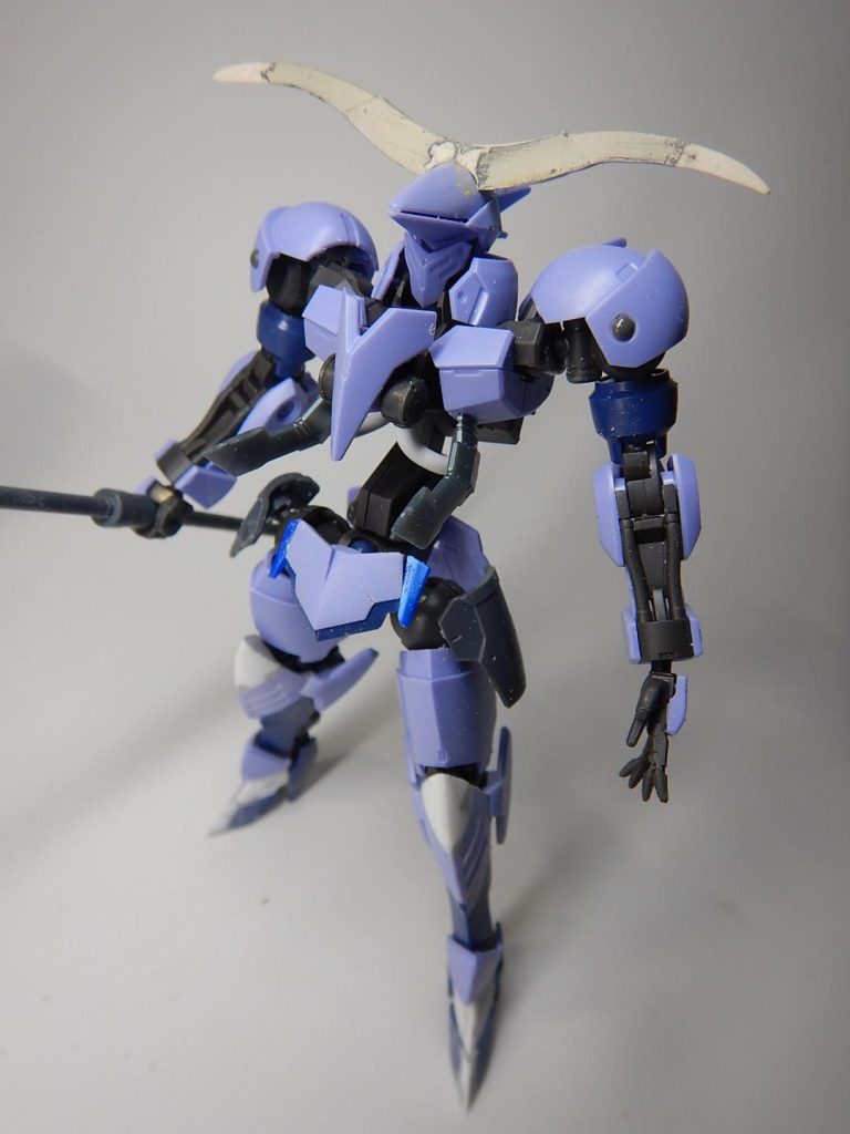 塗装前。余ったパーツはジークルーネその2で使用。