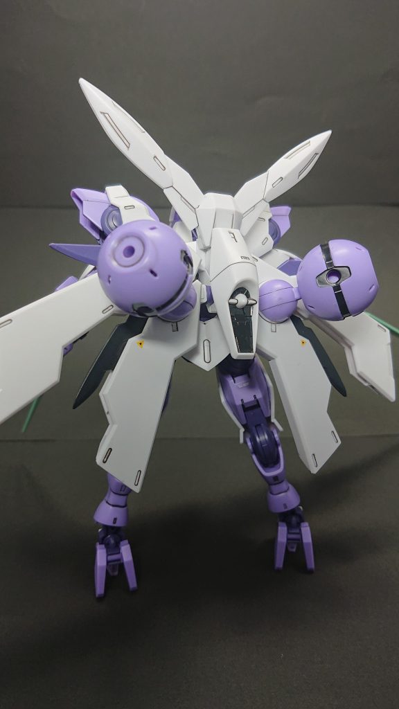 バックパックは可動する箇所を加工して、より広がるようにしています。シルエットが大きくなって迫力が出ました。