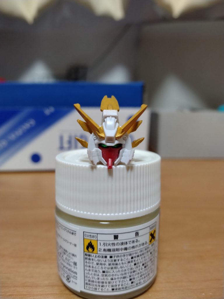 フェイスカバーまわりは、前作と同じように加工してます。