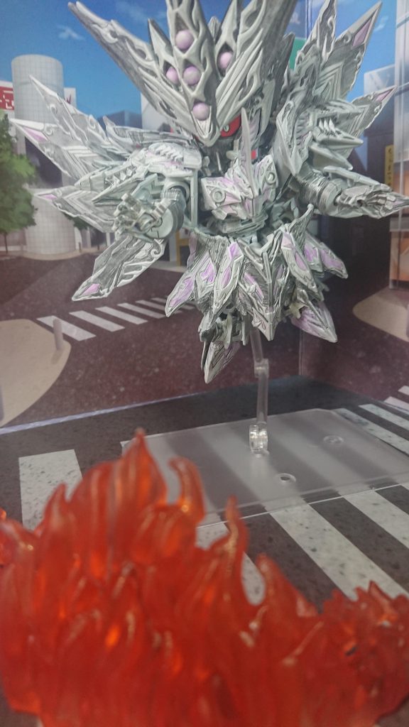 少年はスケッチブックの元の持ち主と出会い、状況を教えられた少年は事態を解決するため、魔王に対抗するために「勇者」を描き出す。そして勇者と共に魔王を倒す少年の物語が始まるのだった！・・・みたいなコッテコテな少年漫画がまたみたいです。バンダイさん。現実世界にマンガやアニメの世界が融合しちゃうみたいな。言うなら逆転生物なんですかね？