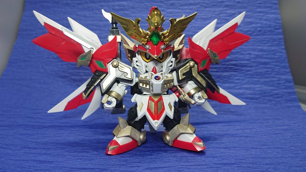 基本は素組み。シール使用しました。また金色等をスプレー+筆塗り塗装しました。斬鳳剣など頑張って塗り分けをしましたが、金色が白化してしまいました・・・が、これも味かなと思いそのままにしています。