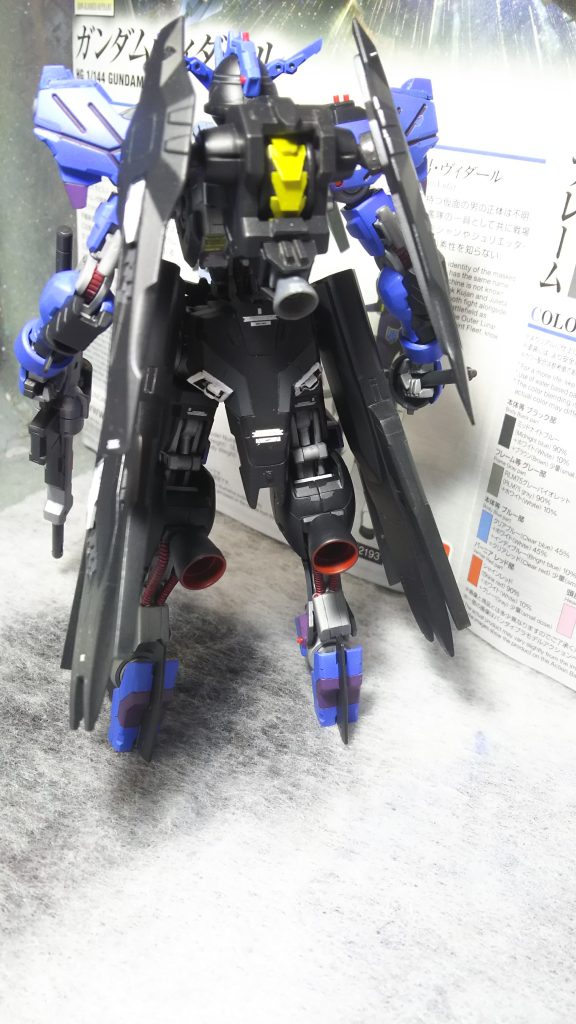 画像を見て思い出しましたが、エイハブリアクターと、バーニア追加の改造もしてたみたいです。