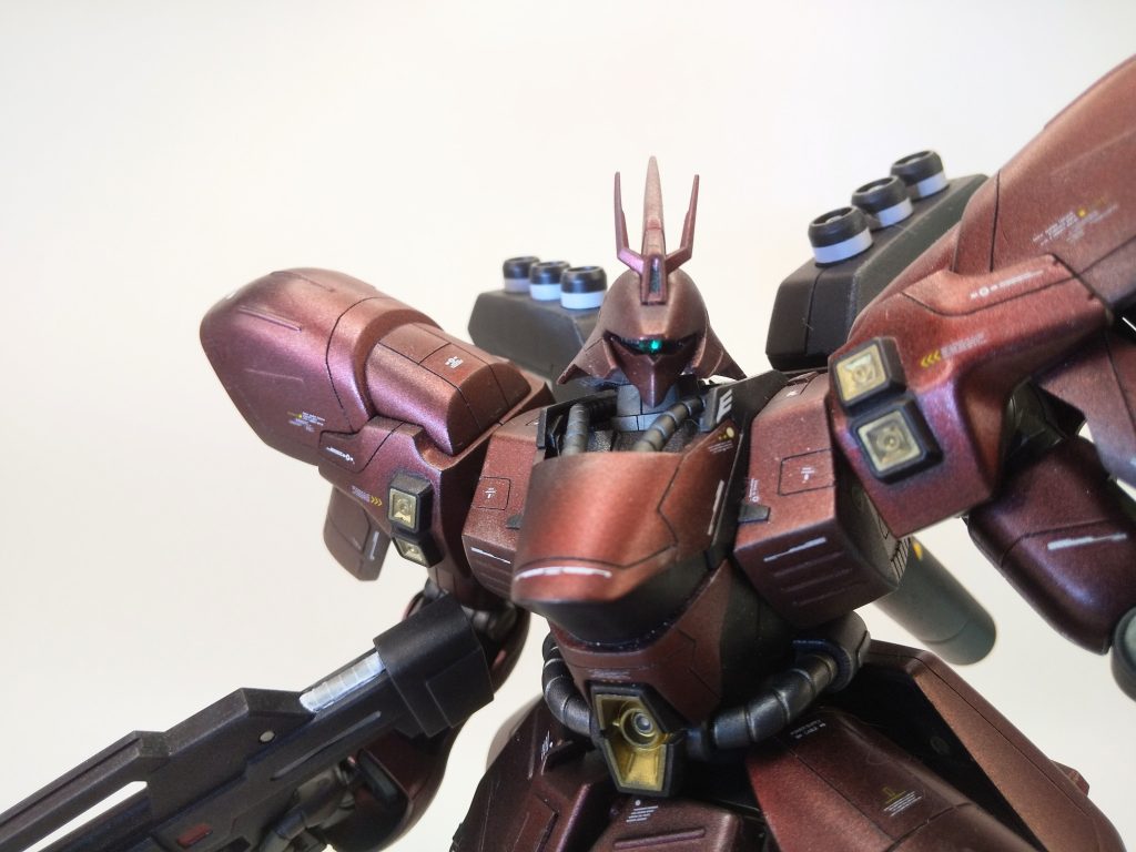 モノアイはいつもの手芸用スワロ。