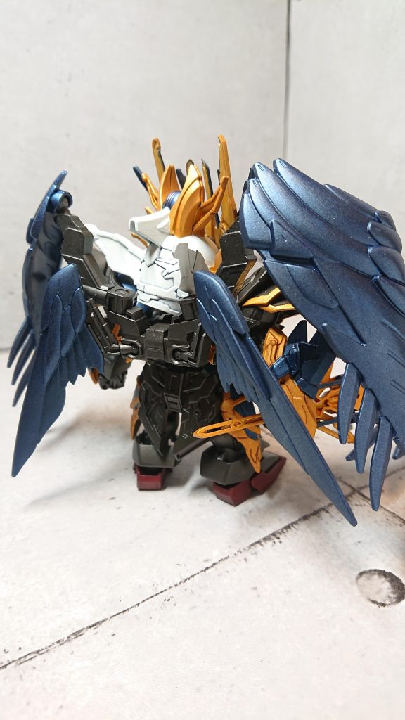 バックショット。バックパックは取り外し可能。