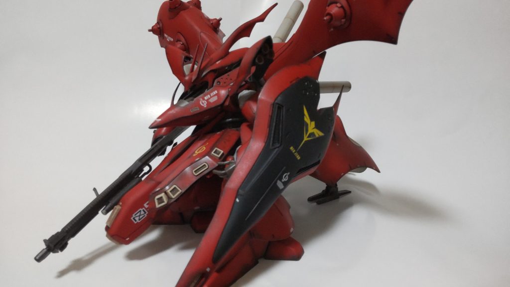 とりあえず…デカかったですwフレーム部分はマホガニーサフ＋シルバーでドライブラシ、装甲は成型色に焼鉄色でチッピングしてウォッシングでキメてみました。