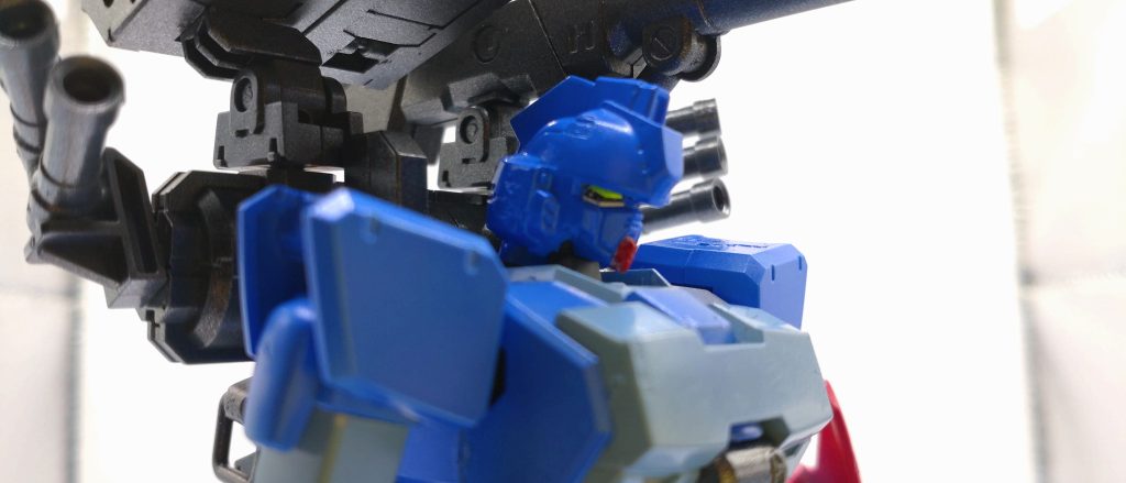 頭は後ろ半分とフェイスをEz-SR、前半分をEz-8にしてあります。首の可動域がすごく変わるので満足。