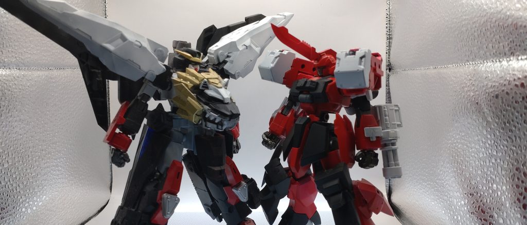 スーパーロボット大戦的な。素体では共闘してんだよなあとは思う。