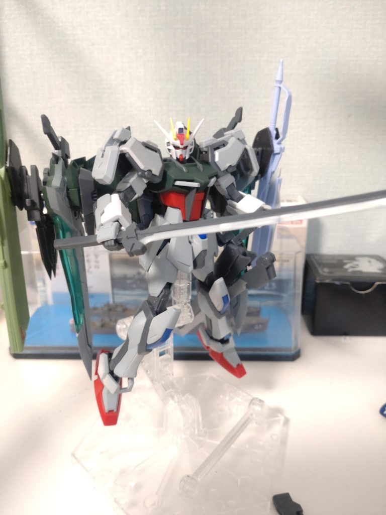 これも一応アストレイの刀みたいな装備（鞘はライフル・大剣としても使える）