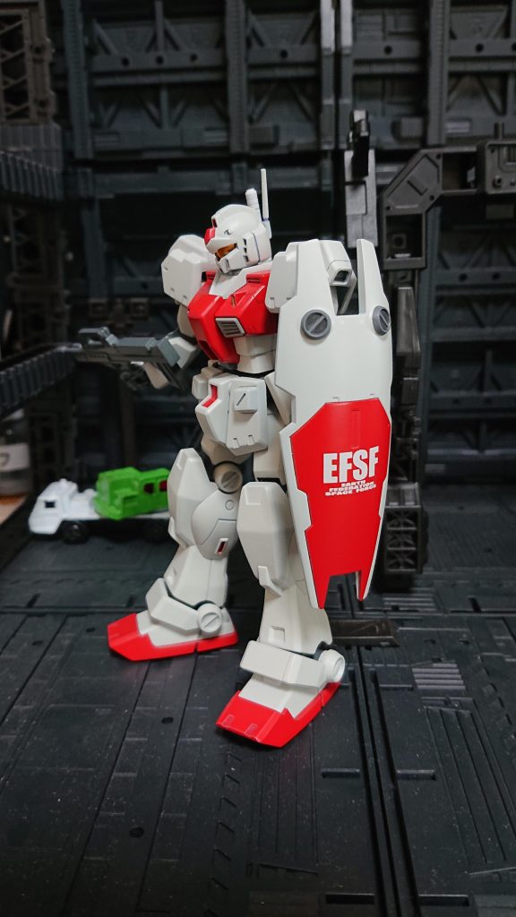 苦手なデカールも貼りました👍