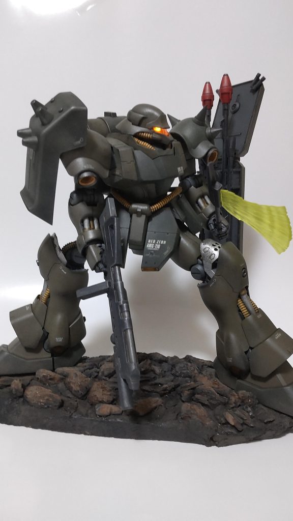 顔と手足をオリーブドラブで塗装。関節部分を一部ガンプラマーカーで塗分け。後はチマチマとウェザリングをキメて完成。2021年の正月休みはコレの制作で充実してましたw