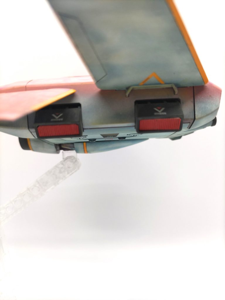 バーニアは、スカスカなので、スジ彫り入りプラ棒で塞いでます