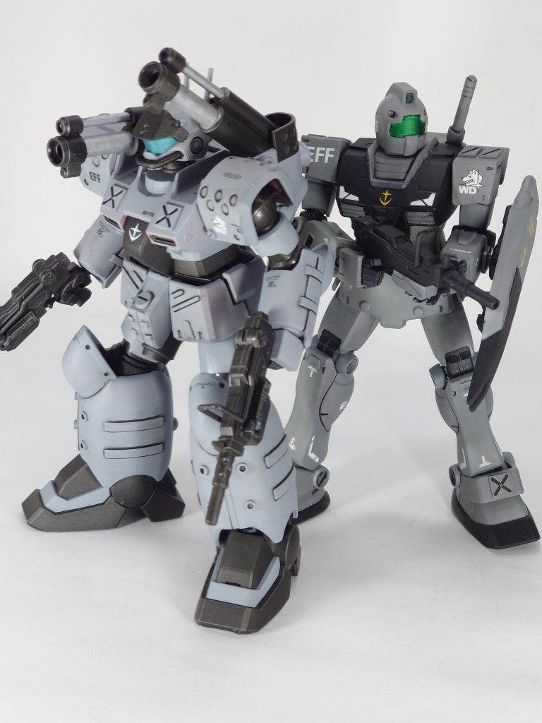 最後はもう一度2体並べてホワイトディンゴ隊が揃ってきて自分としてはご満悦なのですが、こうなってくるとHGスケールの通常のジム・キャノンが欲しくて堪りませんwバンダイさん、なんとか通常版のHGUCジム・キャノンを販売していただけないでしょうか!?最後までご覧いただき、ありがとうございました!!