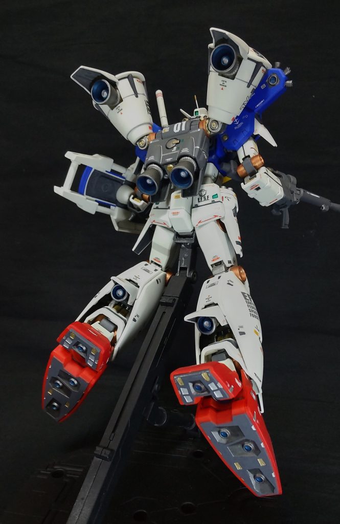 フルバーニアンだけにバーニアを見せたい。頑張って塗り塗りした足裏を見せたい。