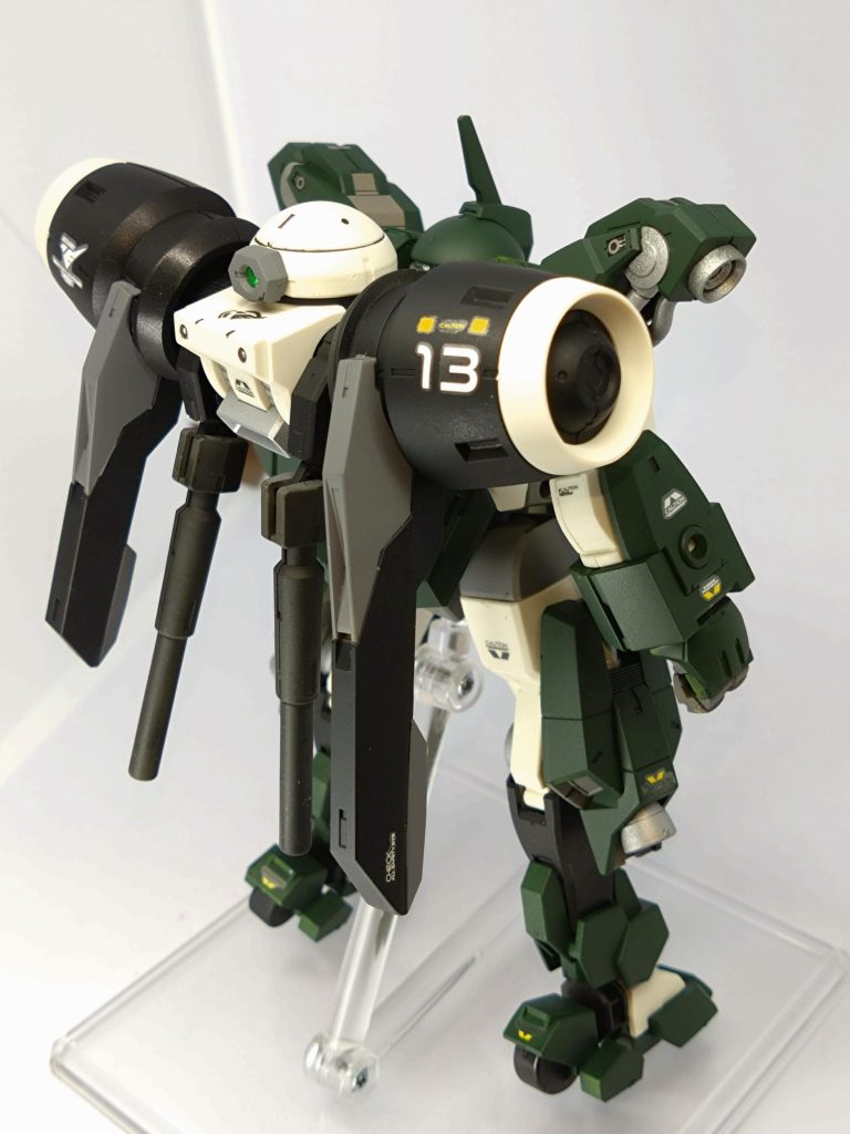 ビームキャノンとバックパックは違う黒なんですが判りにくいですね。肉眼でも判りにくかったw