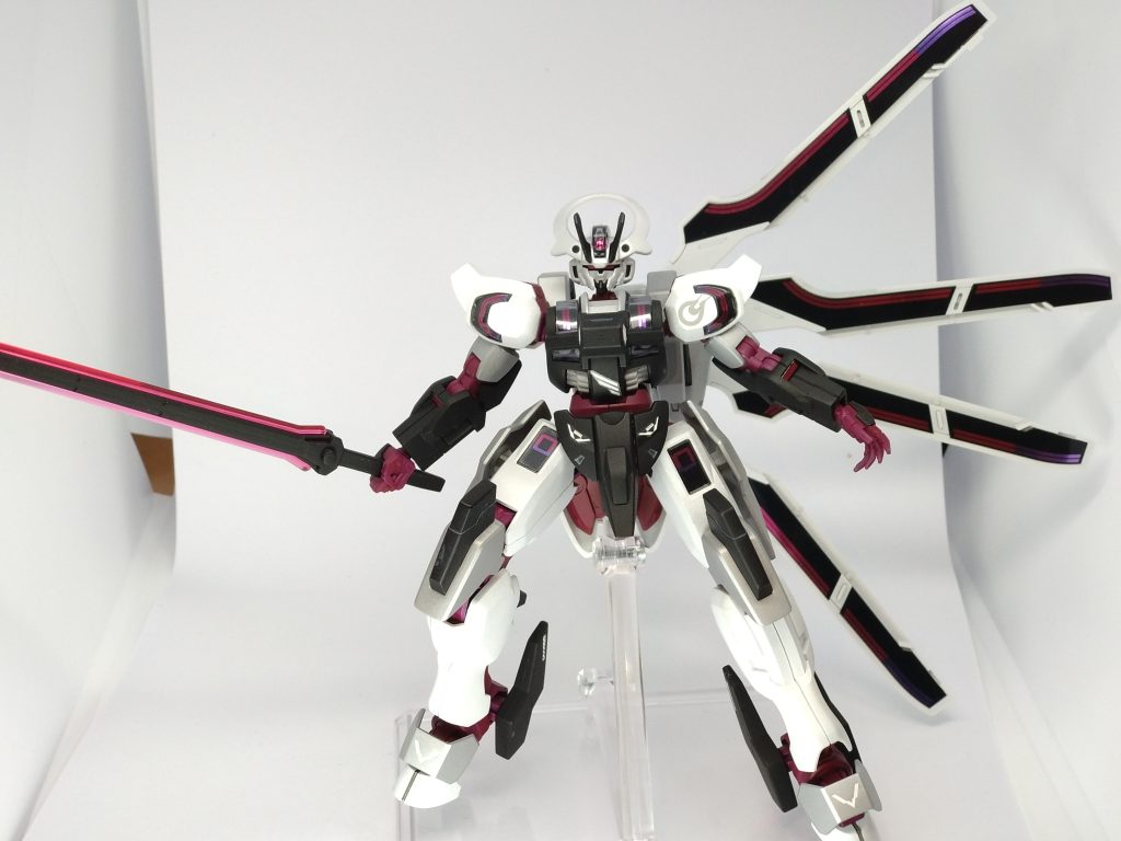 これぞシュバルゼッテの個性。組み立て時本体小っさくね？と思ったらこれでデカく見せるのね。って威嚇か。