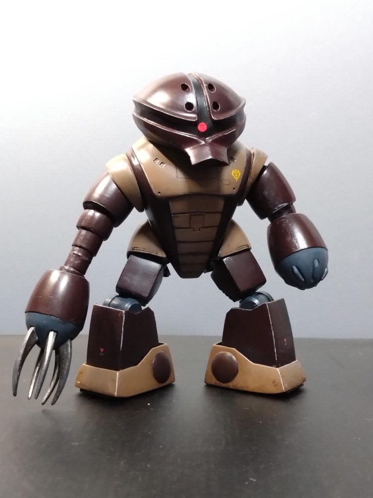 腕伸ばし状態は差し替えで再現しました。