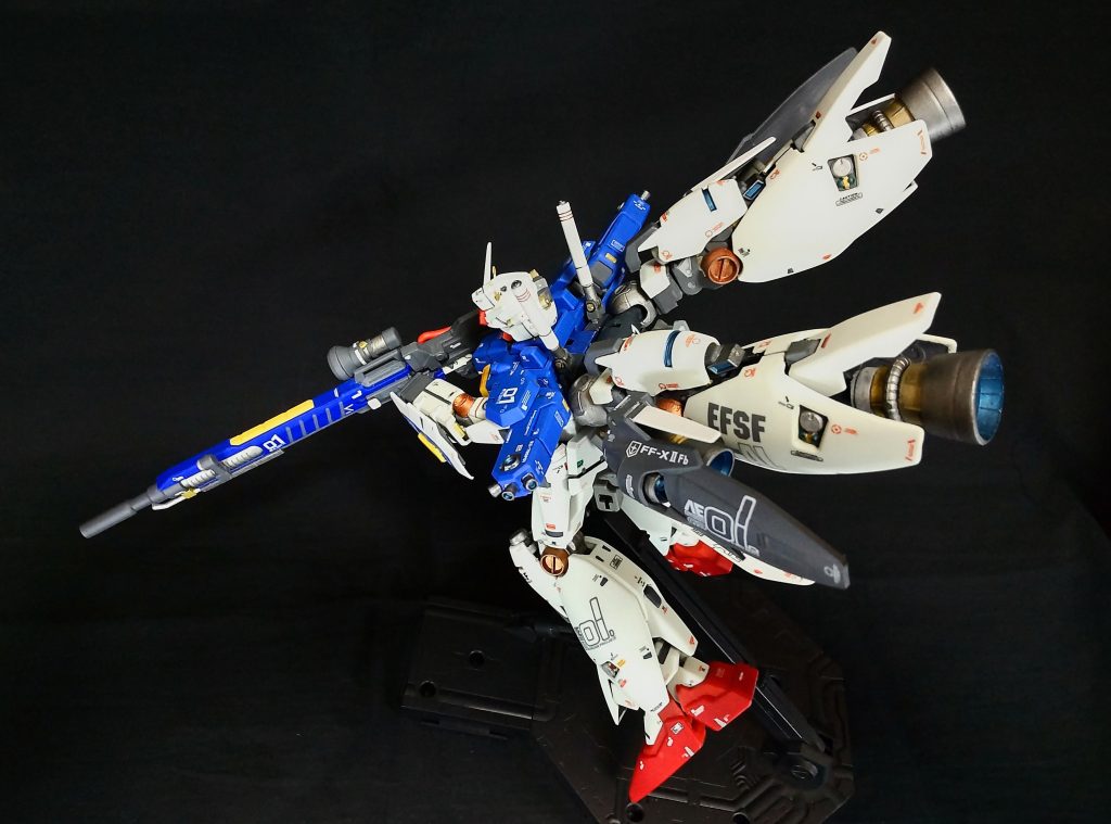 「スナイパーが敵に位置をさらしたらおしまいだ」ということで狙撃後には高速で離脱して位置をさらすことはありません。