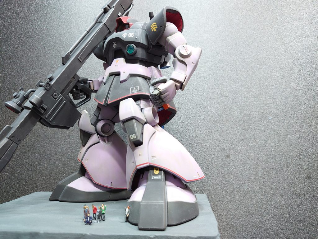 セーラー服とリックドム–2枚目/制作者：つしま