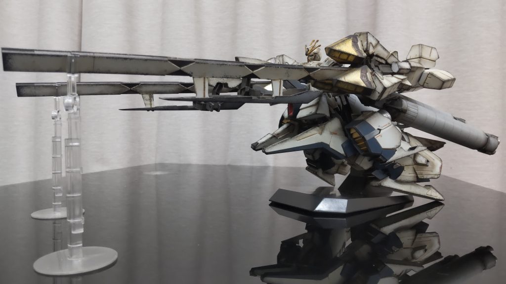 塗装はらいだ〜Joe式簡単フィニッシュです。金の部分はガンダムマーカーエアブラシ。