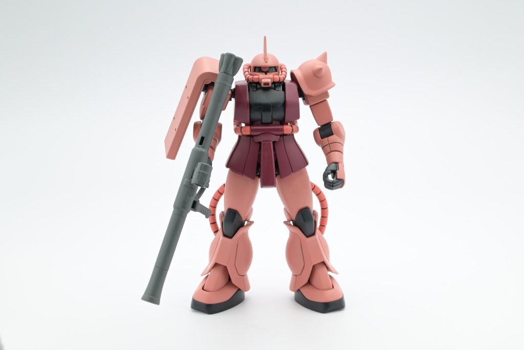 HGUC243 このキットの手は 少し長いですね。