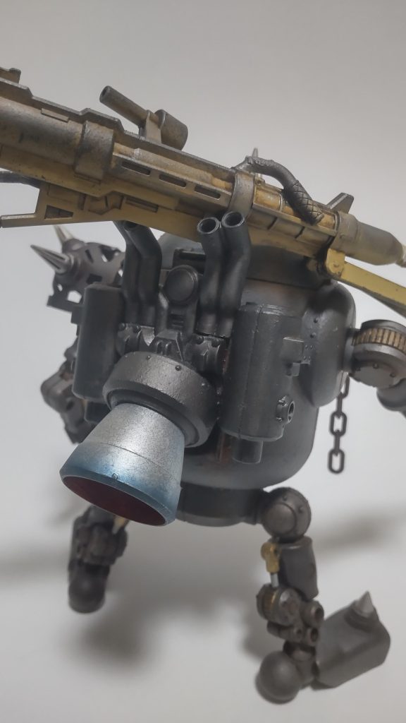 背部バーニアを意味もなく巨大にしたんで、最低限バイアラン・カスタム並の空中戦も出来ると思います、知らんけど。