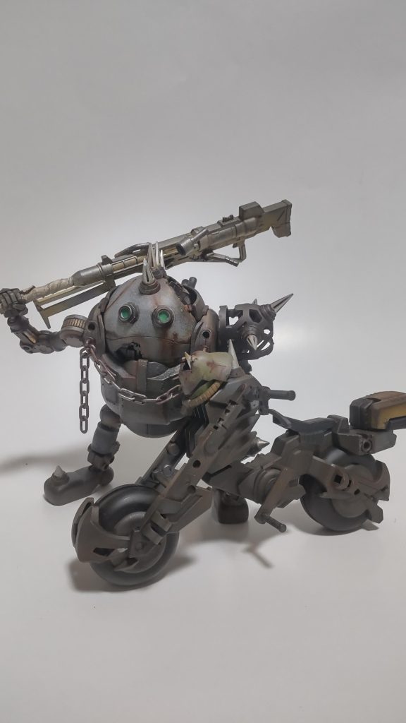 世紀末な漢(メカ)には世紀末バイクが良く似合う。