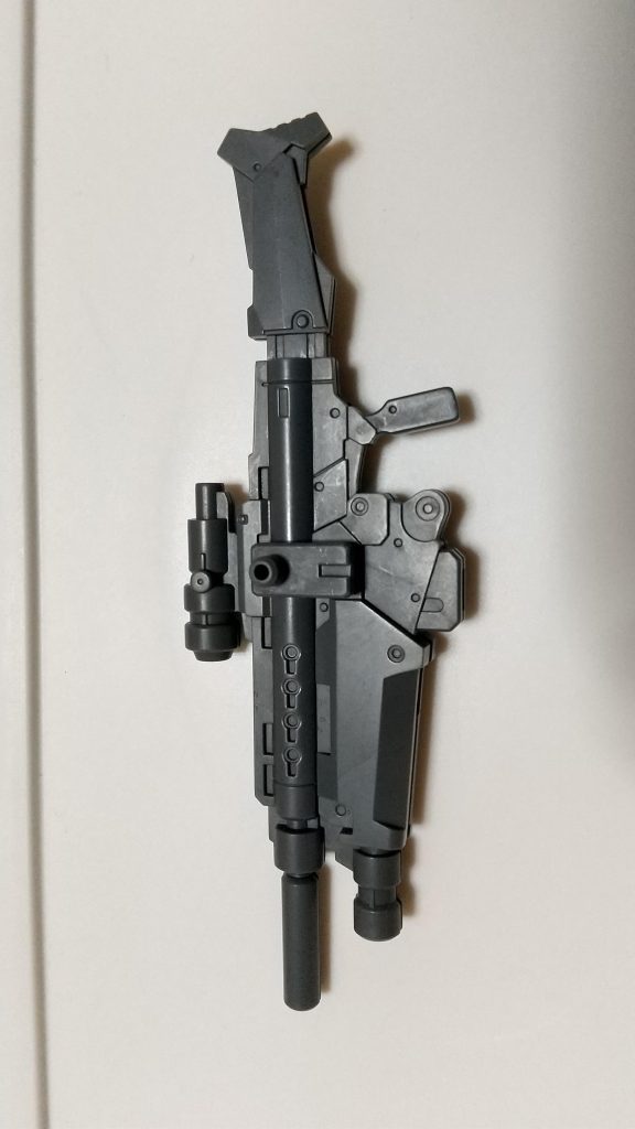 分かりにくいかも知れませんが、ジョイントを回転させることで、エアリアルの右太ももにエネルギー充填を兼ねて取り付け出来ます。